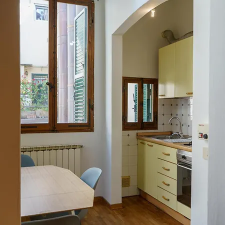 アパート 1 Bedroom In The Center フィレンツェ
