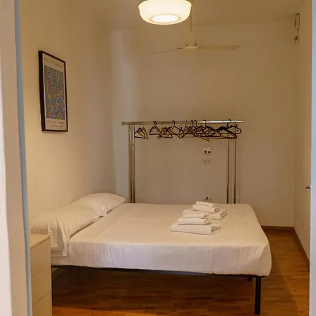 1 Bedroom In The Center *