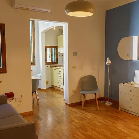 アパート 1 Bedroom In The Center